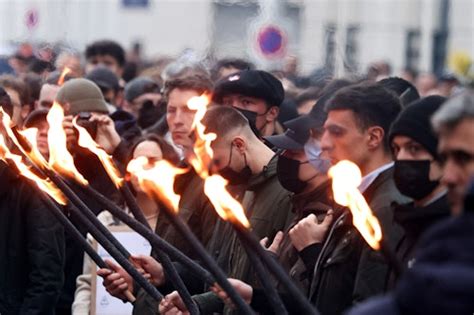 Hommage à Quentin Deranque : la marche s'achève dans le calme à Lyon ...