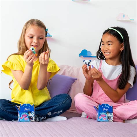 Pet Surprise Display - Series 2 - Littlest Pet Shop