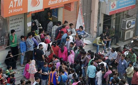 प्राइम टाइम इंट्रो : जैसे-तैसे कटा नवंबर, पर दिसंबर?