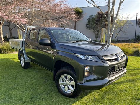 Mitsubishi Triton 2024 | DC CHASSIS GLX 4WD 6AT 2.4 AUTO 4X4