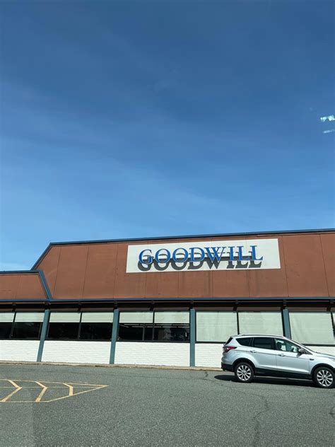 JUANITA GOODWILL - 9826 NE 132nd St, Kirkland WA - Hours, Directions ...