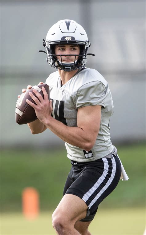 UCF QB Parker Navarro enters NCAA transfer portal – Orlando Sentinel