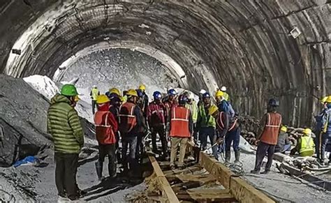 Silkyara Tunnel collapse: 21 metres drilled through rubble for ...