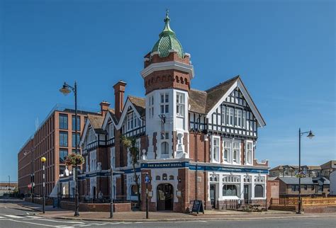 THE RAILWAY HOTEL (Worthing) - Hotel Reviews, Photos, Rate Comparison ...