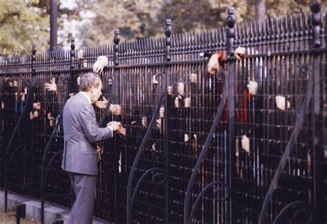 From Jefferson to jumpers, two centuries of the White House fence ...