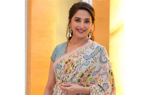 Madhuri Dixit's Greek fan dances on iconic song 'Ek Do Teen' to kill ...