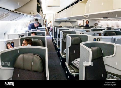 Boeing 777 Business Class 的图像结果