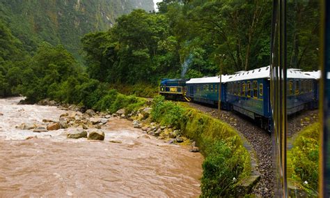 Blue Local Train 的图像结果