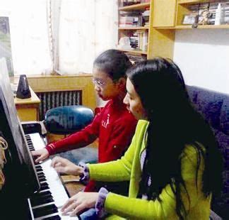 钢琴培训招生海报设计_红动网