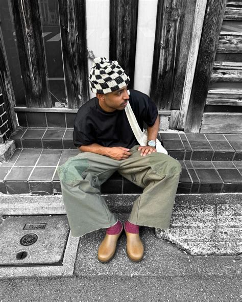 MARKI SPACE on Instagram: "• Footwear Inspo : Gardana Clog 👞🪵 Paint ...