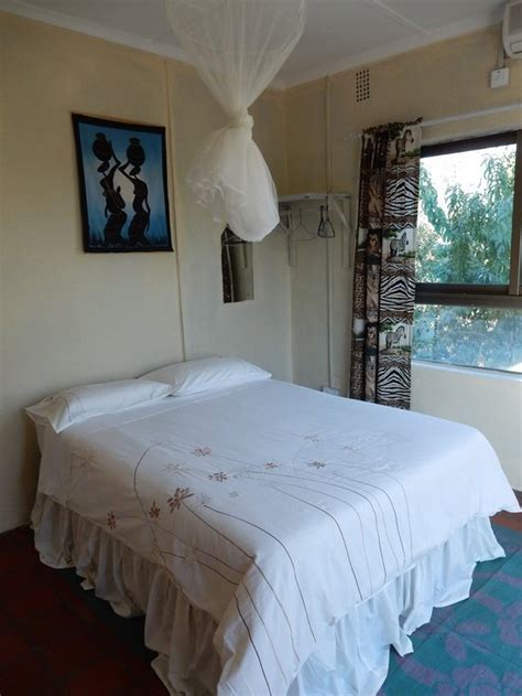 MOUNT HERMON SAFARI COTTAGES (Chiawa Conservancy) - Campground Reviews ...