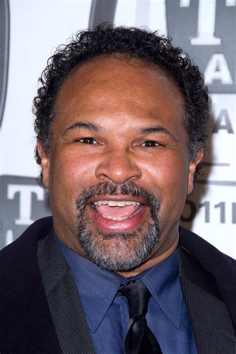 Actor Geoffrey Owens spotted at Trader Joe's bagging groceries