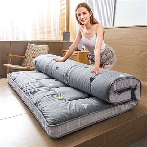MAXYOYO Grey Triangle Futon Mattress, Padded Japanese Floor Mattress ...