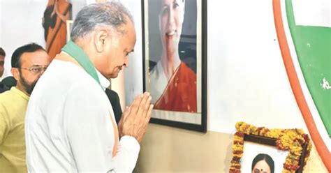 Sand mafia controls system, CM still learning: Gehlot