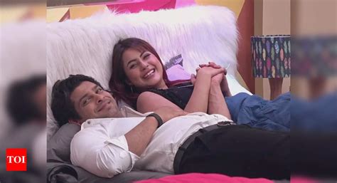 #SidNaaz fans share Sidharth Shukla and Shehnaaz Gill's romantic photos ...