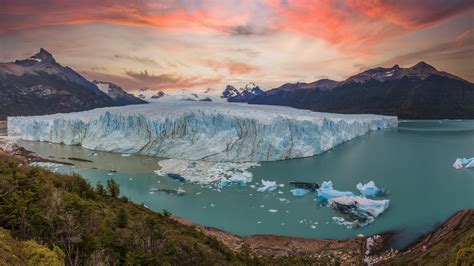 Sunrise at Perito Moreno Glacier, Los Glaciares National Park ...