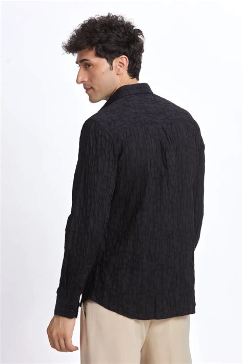 CRINKLED BLACK SLIM FIT SHIRT