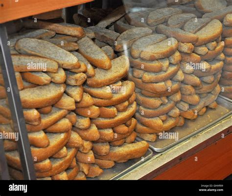 The Bronx, New York. October 30, 2015. A bakery in the Italian ...