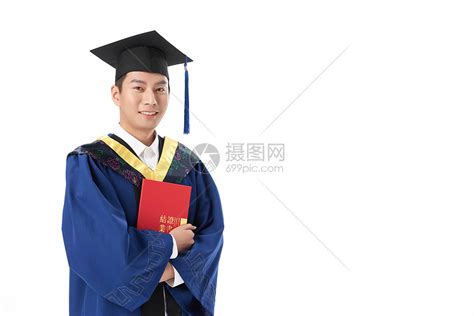 手拿结业证书的男硕士毕业生高清图片下载-正版图片501717405-摄图网