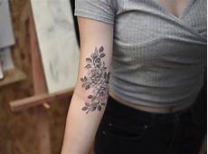 tatuaggi dei fiori tatuaggi di fiori sul braccio soggetti o elementi decorativi tatuaggi dei fiori tatuaggi di fiori sul braccio soggetti o elementi decorativi