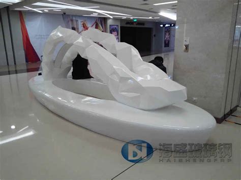商场美陈玻璃钢座凳 - 深圳市创鼎盛玻璃钢装饰工程有限公司