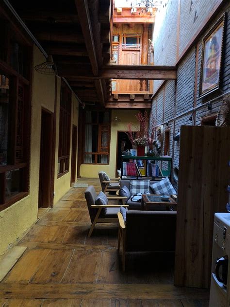 JHA LAM GANG INN (Shangri-La County) - Guesthouse Reviews, Photos, Rate ...