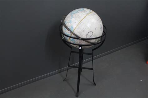 Large World Globe 的图像结果