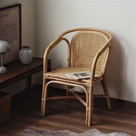 适老化实木桌椅老年休闲公寓靠背椅舒适椅子养老院老人椅定制家具-阿里巴巴