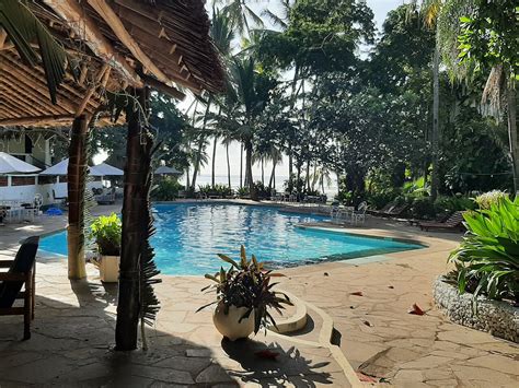 Not a luxury hotel but very friendly atmosphere - Review of Plaza Beach ...