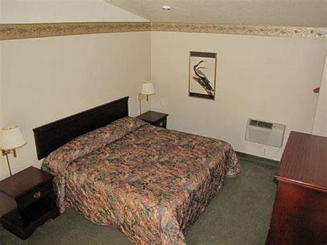 HUMBOLDT REDWOODS INN (Garberville) - Inn Reviews, Photos, Rate ...