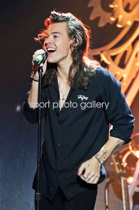Harry Styles of One Direction Los Angeles 2015 Images | Music Male Posters
