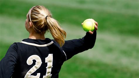 What Is Fastpitch Softball? Everything You Need to Know | Softball Ace