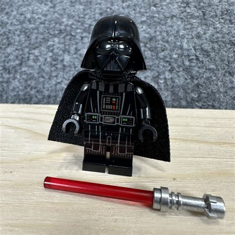 LEGO Star Wars DARTH VADER Minifigure sw1249 NEW 75347 w/Lightsaber