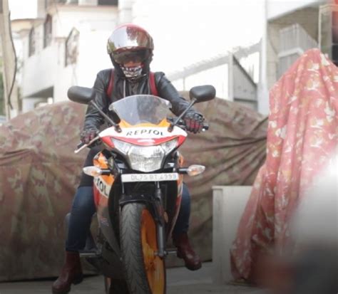 Meet Roshni Misbah, Delhi's Badass ‘Hijabi Biker’ Who's Become An ...