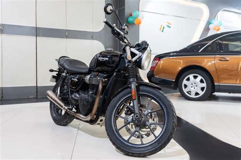 Triumph Street Twin - Big Boy Toyz