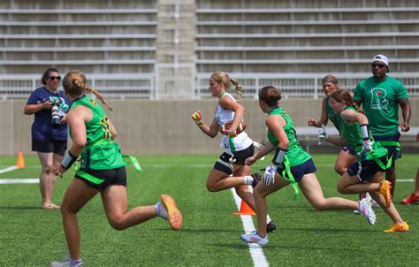 Vikings help launch Minnesota's first-ever high school girls flag ...