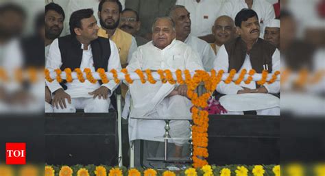 Samajwadi Party: Big day for Samajwadi Party; leaders, cadres queue up ...