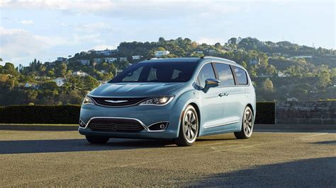 New 2017 Chrysler Pacifica for sale near Green Bay WI, | Lease or Buy a new 2017 Chrysler ...