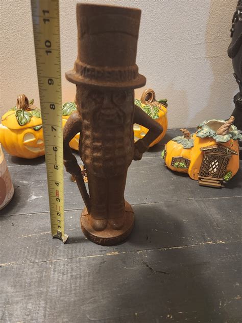 Sparer Mr Banker Cast