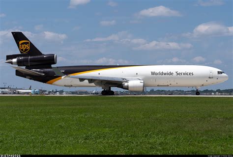 Fakta Pesawat MD-11F UPS yang Jatuh di Louisville, Pernah Dioperasikan ...