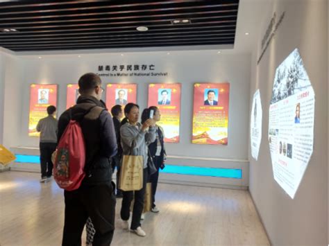 咸宁校区图书馆举办2019级新生入馆教育讲座-湖北商贸学院图书馆