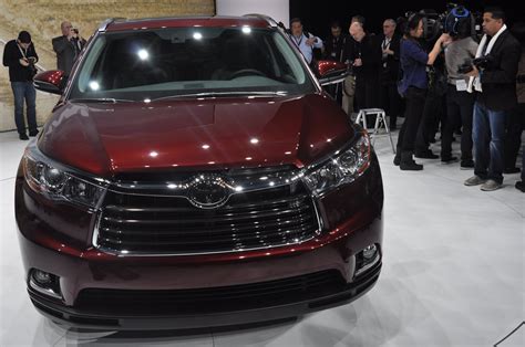 New York Auto Show 2013: Toyota Unveils The 2014 Highlander SUV [PHOTOS] | IBTimes