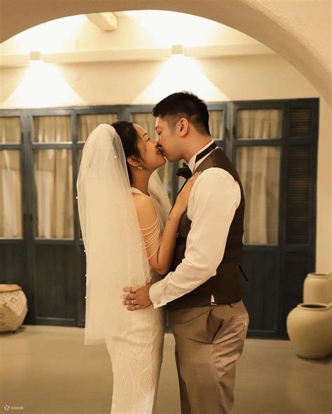 Beautiful Moments at Hong Kong Marriage Registration Shooting - Klook India