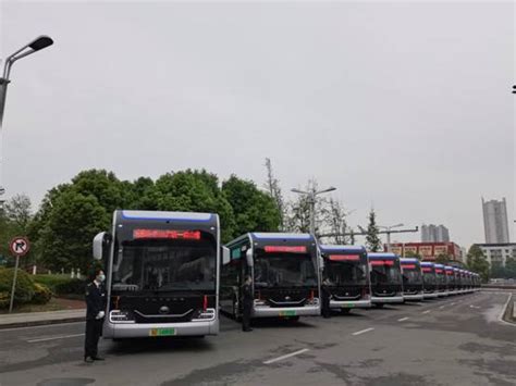 中国工业新闻网_宇通“宇威“造型高端公交批量投放，助力四川眉山打造幸福公交