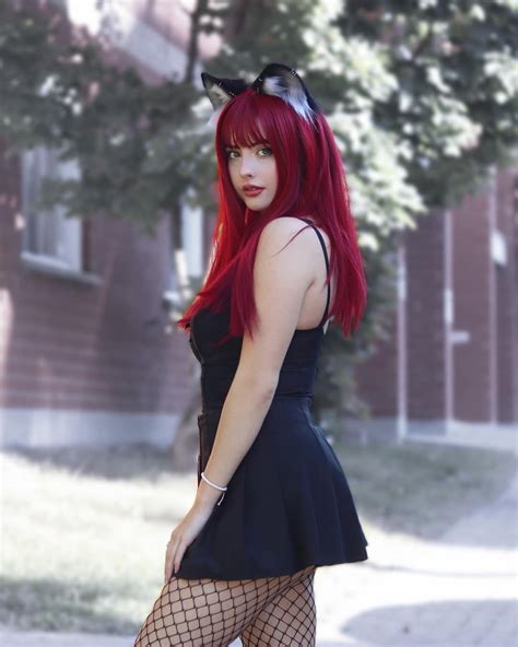 Julia Burch - Age, Height, Net Worth, Boyfriend, Facts, Bio, Wiki