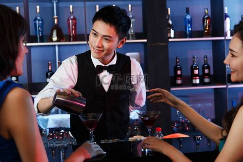 广西柳州酒吧服务员工资 什么是酒吧【桂聘】