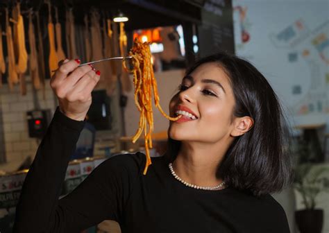 She Copied Spanish Dinner Times And The Scale Dropped 12 Pounds In 6 Weeks