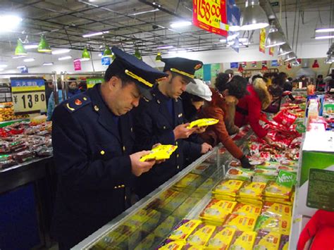 新疆哈密市工商局开展元宵节前市场检查工作 - 中国在线