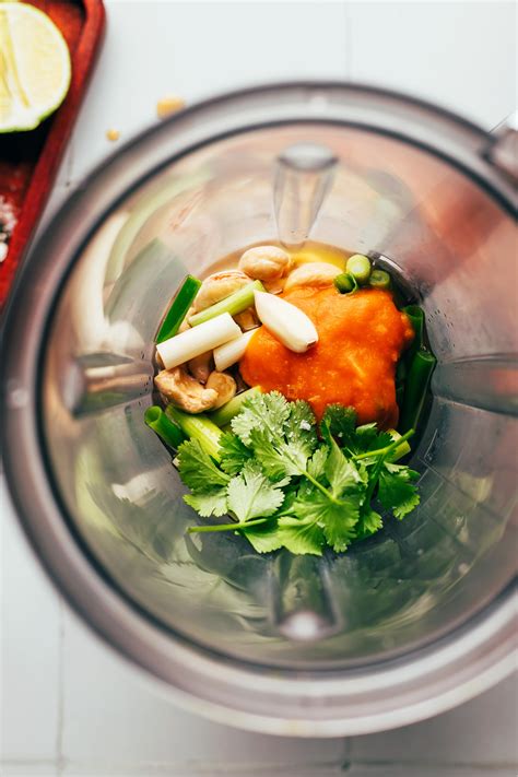 Aji Verde Sauce (Peruvian-Inspired, Dairy-Free) - Minimalist Baker