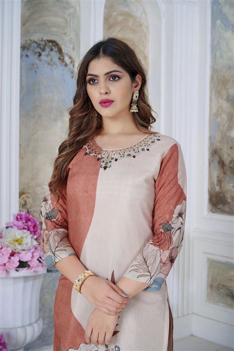 Avitra – Premium Women's Ethnic Wear Online in India